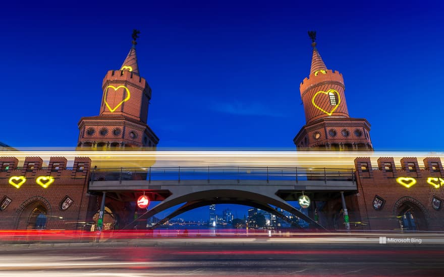 Hearts on the towers of the Oberbaum Bridge, Berlin