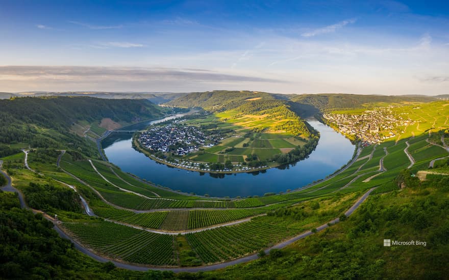 Moselle River loop near Kröv, Germany