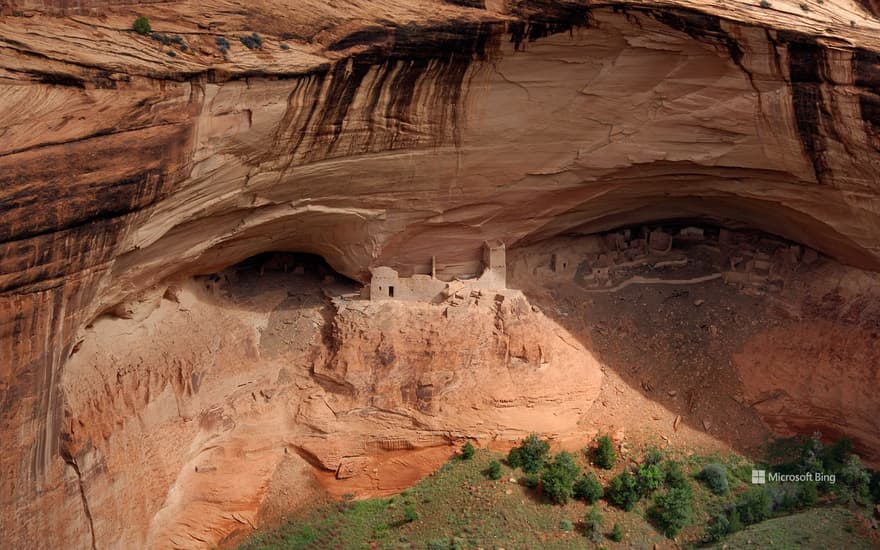 Mummy Cave ruins, Canyon de Chelly National Monument, Arizona